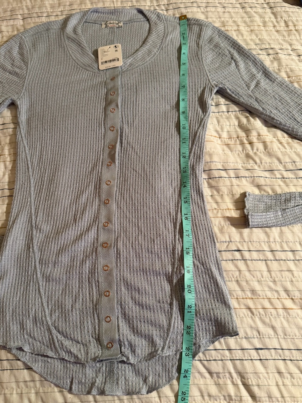 Free People Light Gray Waffle Knit Snap-Front Top - Picture 6 of 6
